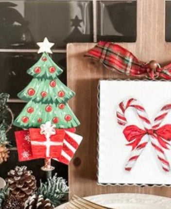 Tree & Gifts Finial
