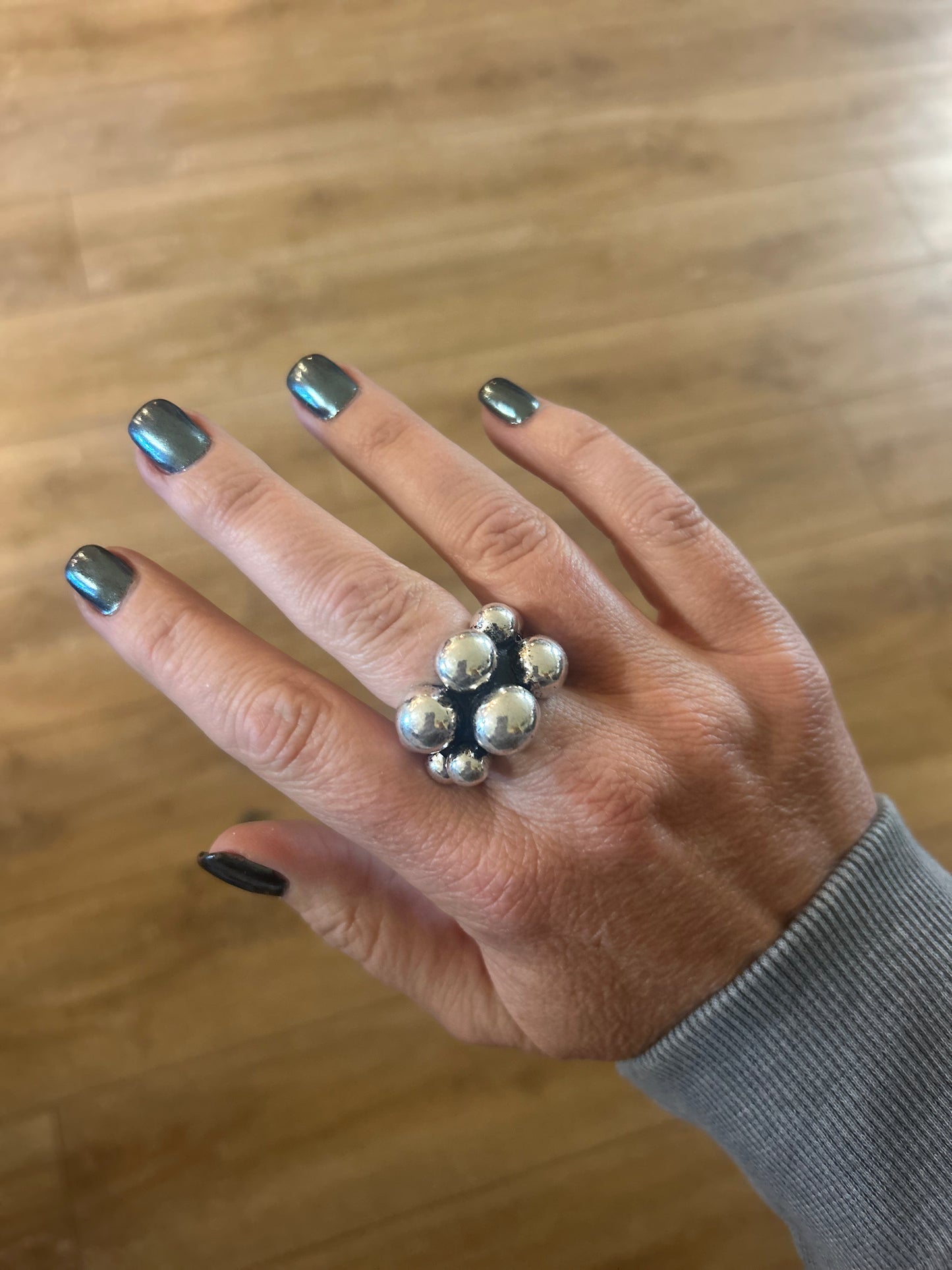 Stretchy Ball Ring