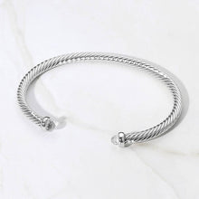 Load image into Gallery viewer, Stone Tip Twisted Cuff