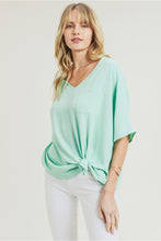 Load image into Gallery viewer, Go-to Blouse