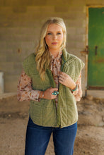 Load image into Gallery viewer, Quilted Vest
