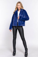 Load image into Gallery viewer, Blue Faux Far Jacket
