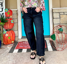Load image into Gallery viewer, Boyfriend Barrel Jeans

