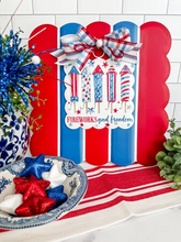 Load image into Gallery viewer, Mini Scallop Art Fireworks &amp; Freedom
