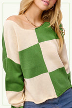 Load image into Gallery viewer, Checkered Sweater
