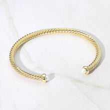 Load image into Gallery viewer, Stone Tip Twisted Cuff
